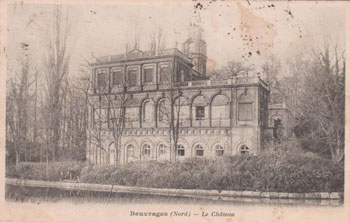 Le château de Beuvrages sur une carte postale ancienne