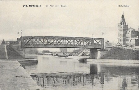 Le pont sur l'Escaut à Bouchain sur une carte postale ancienne