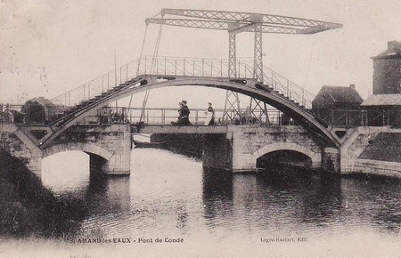 Le pont de Condé à Saint-Amand sur une carte postale ancienne